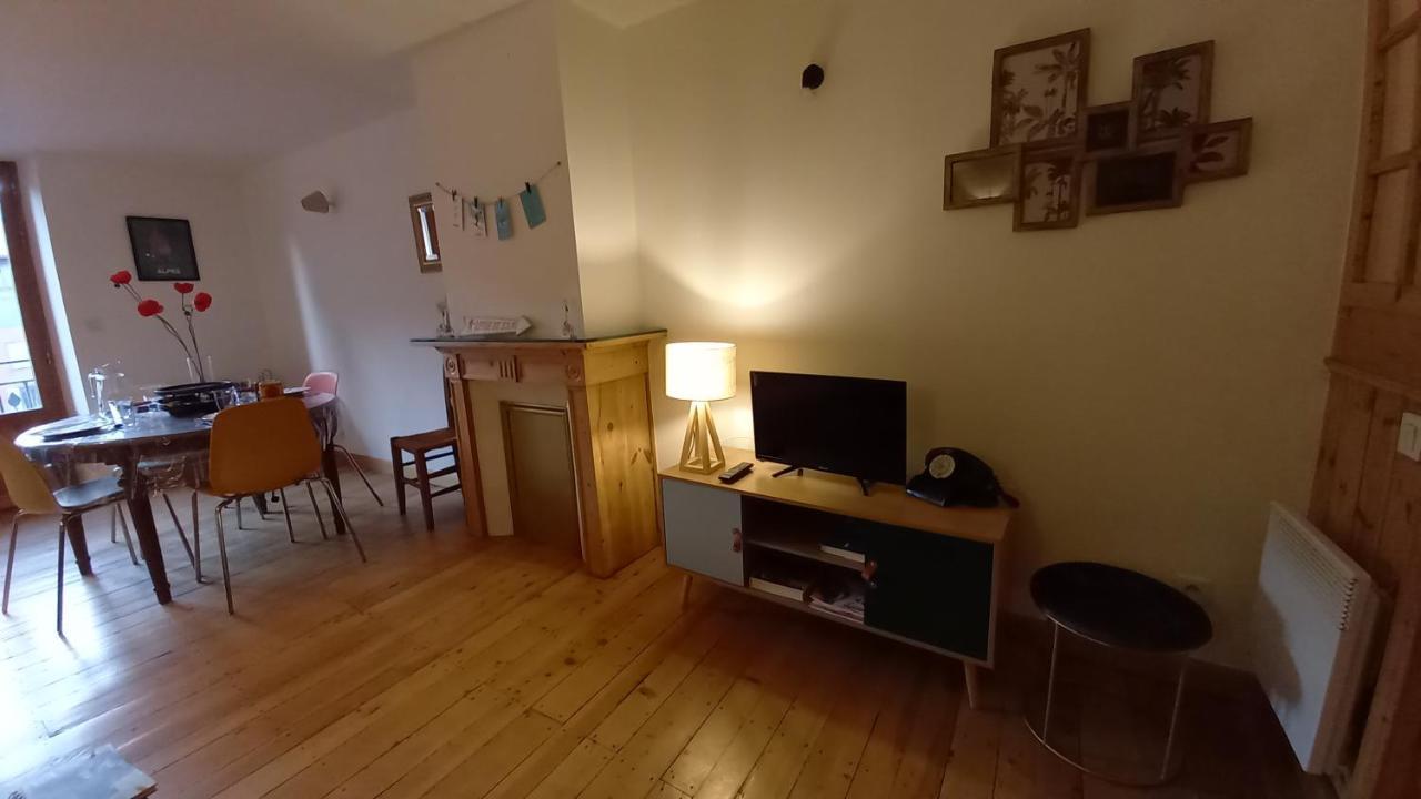 Appartement De Charme Le 1707 Au Coeur De La Cite Vauban Бриансон Экстерьер фото